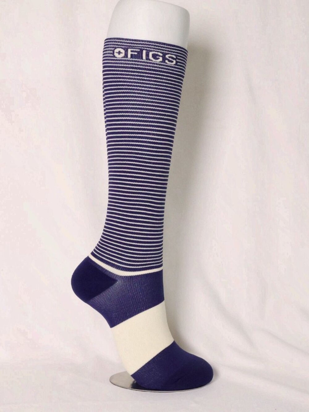Figs Comfortable Supportive Compression Socks Size L - Picture 2 of 4